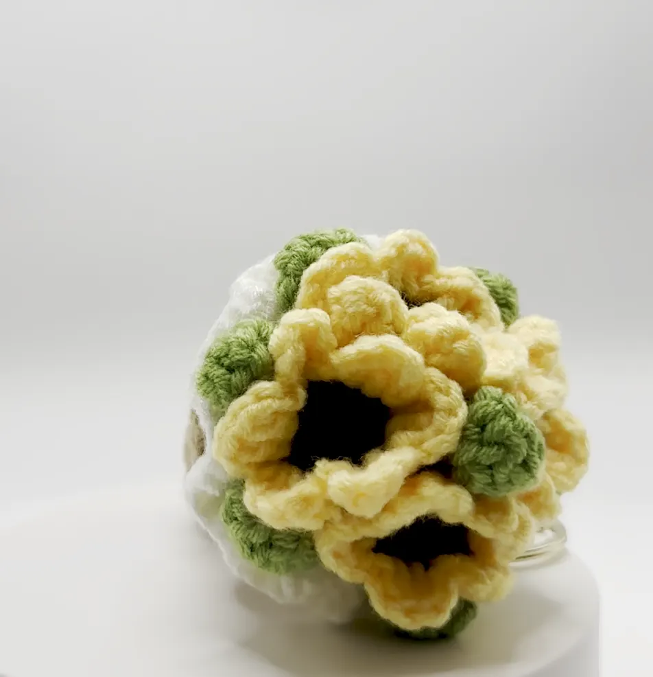 Sunflower bouquet charm in Sunflower yellow